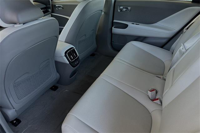 IONIQ 6 SEL