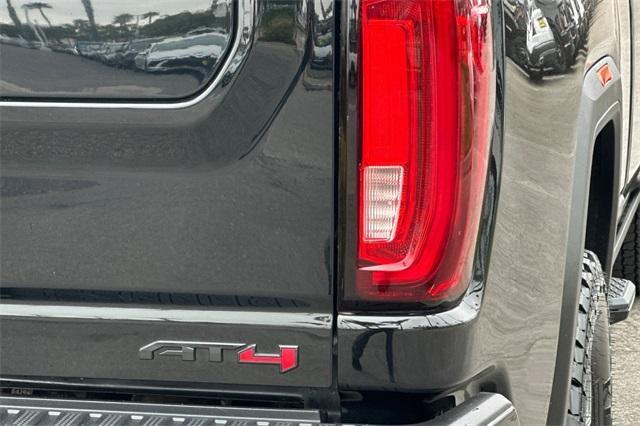 Sierra 2500HD Crew Cab AT4