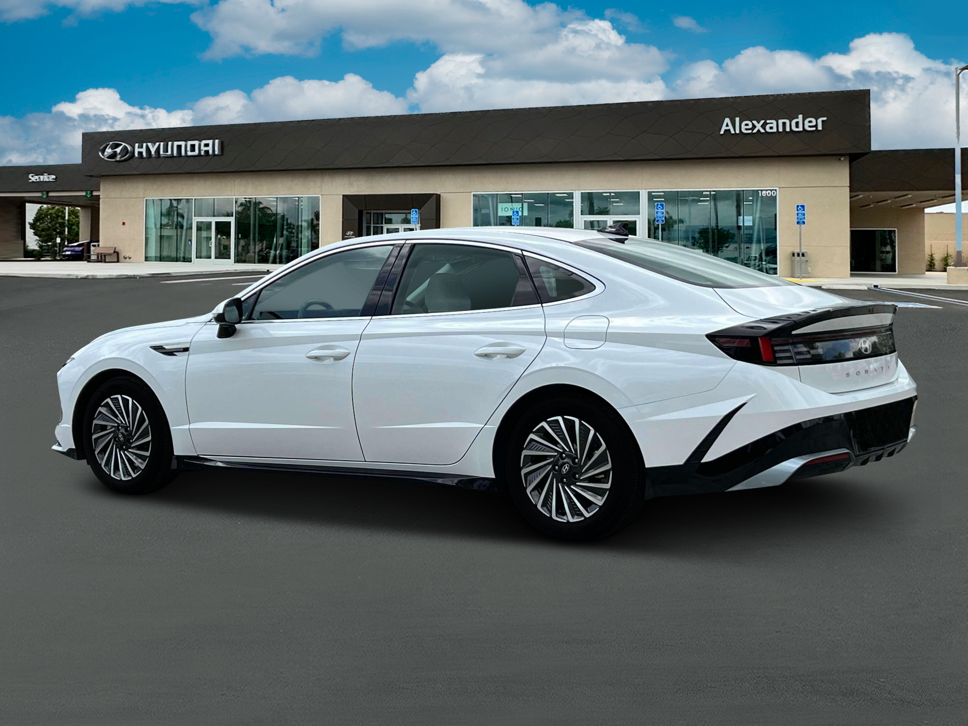 Sonata Hybrid SEL