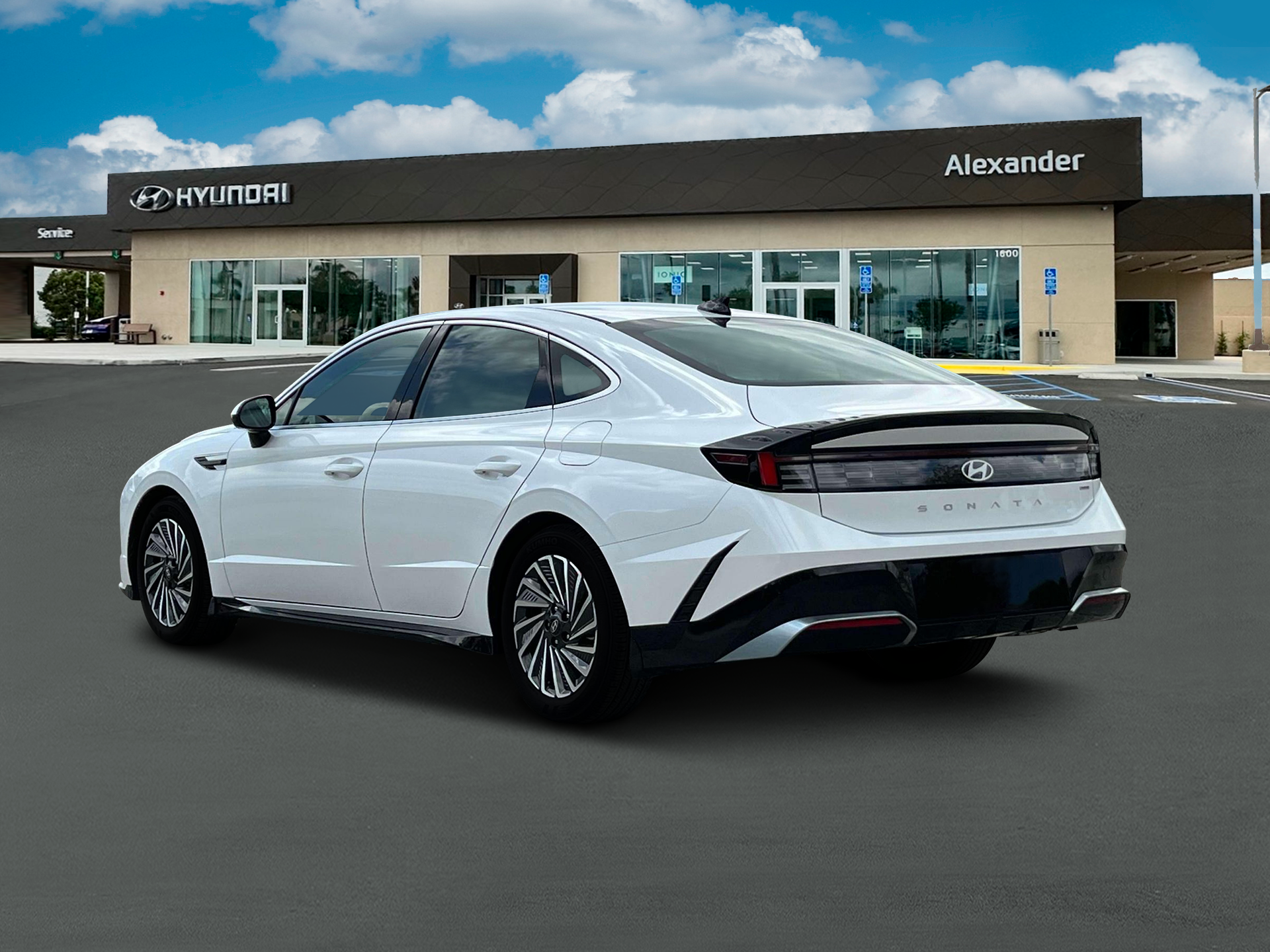 Sonata Hybrid SEL