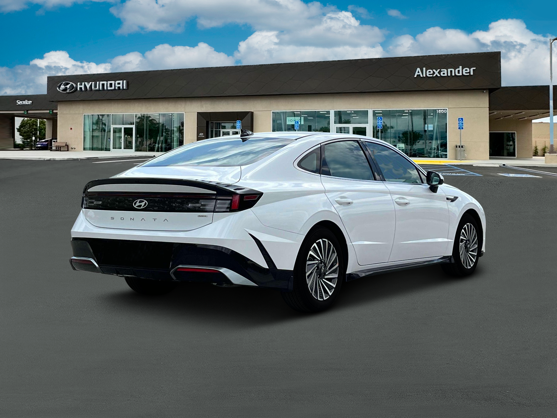 Sonata Hybrid SEL