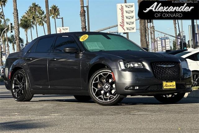 2019 Chrysler 300 S's photo