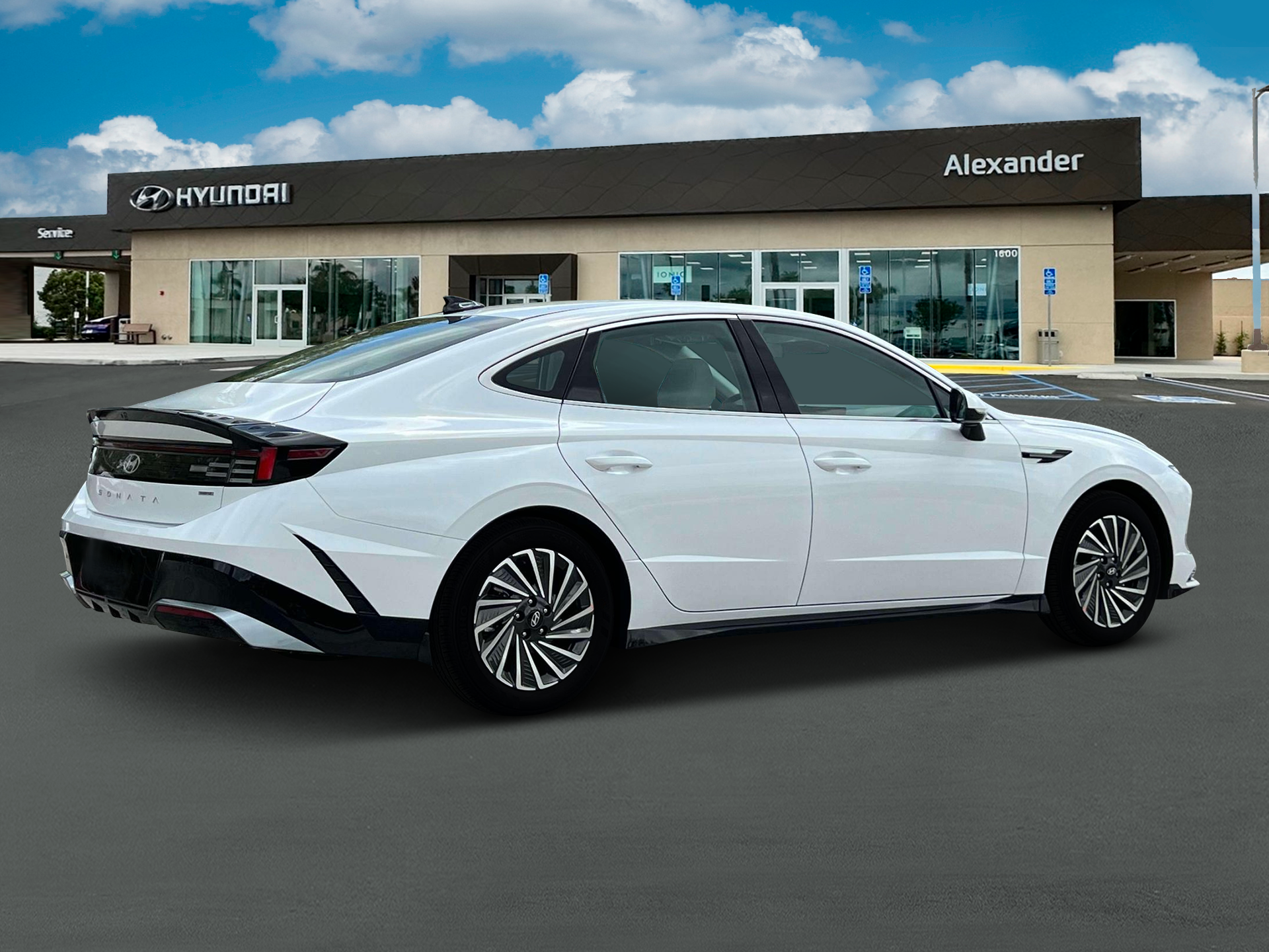 Sonata Hybrid SEL
