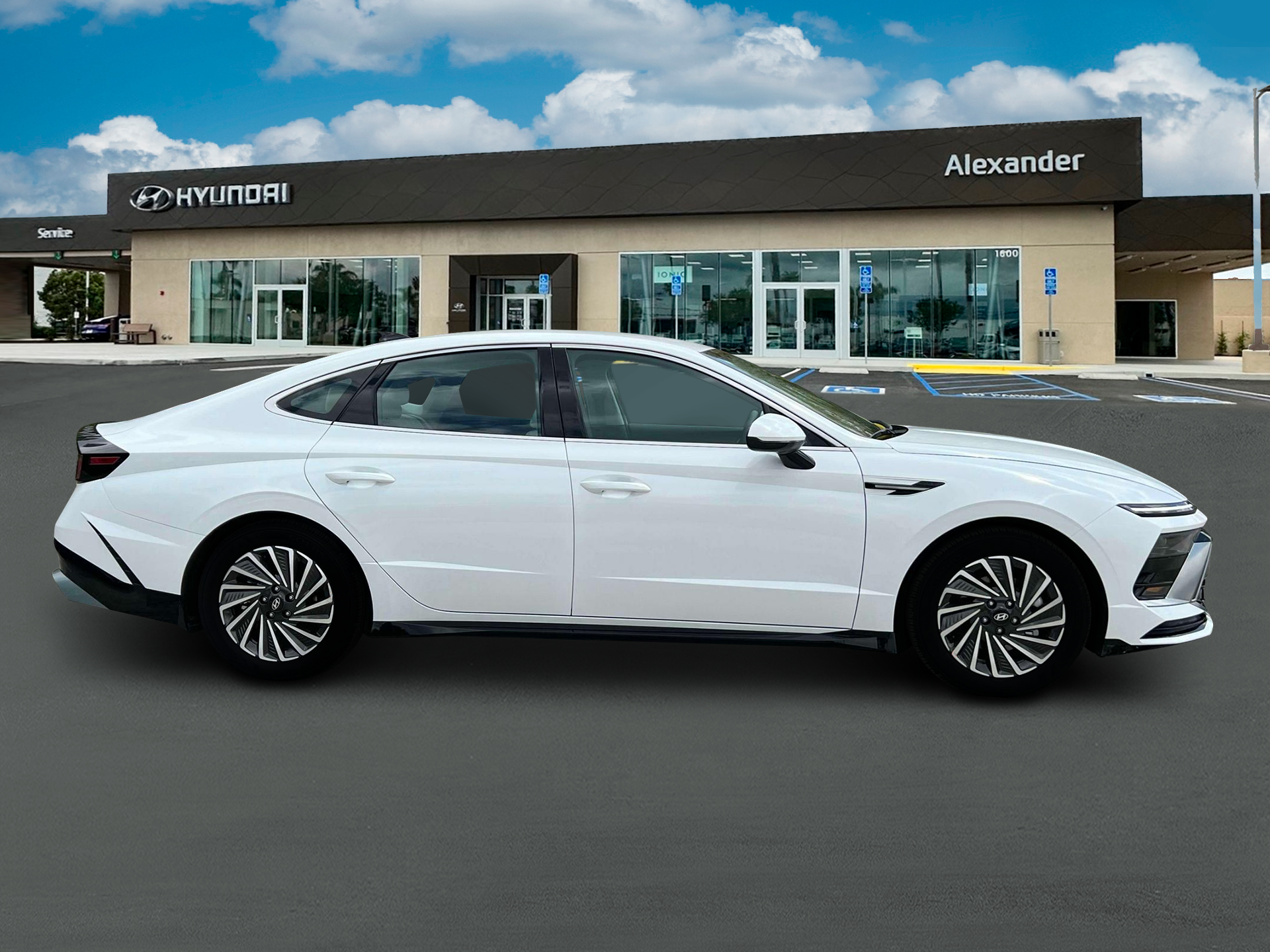 Sonata Hybrid SEL
