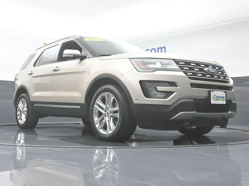 2017 Ford Explorer Vehicle Photo in Cedar Rapids, IA 52402
