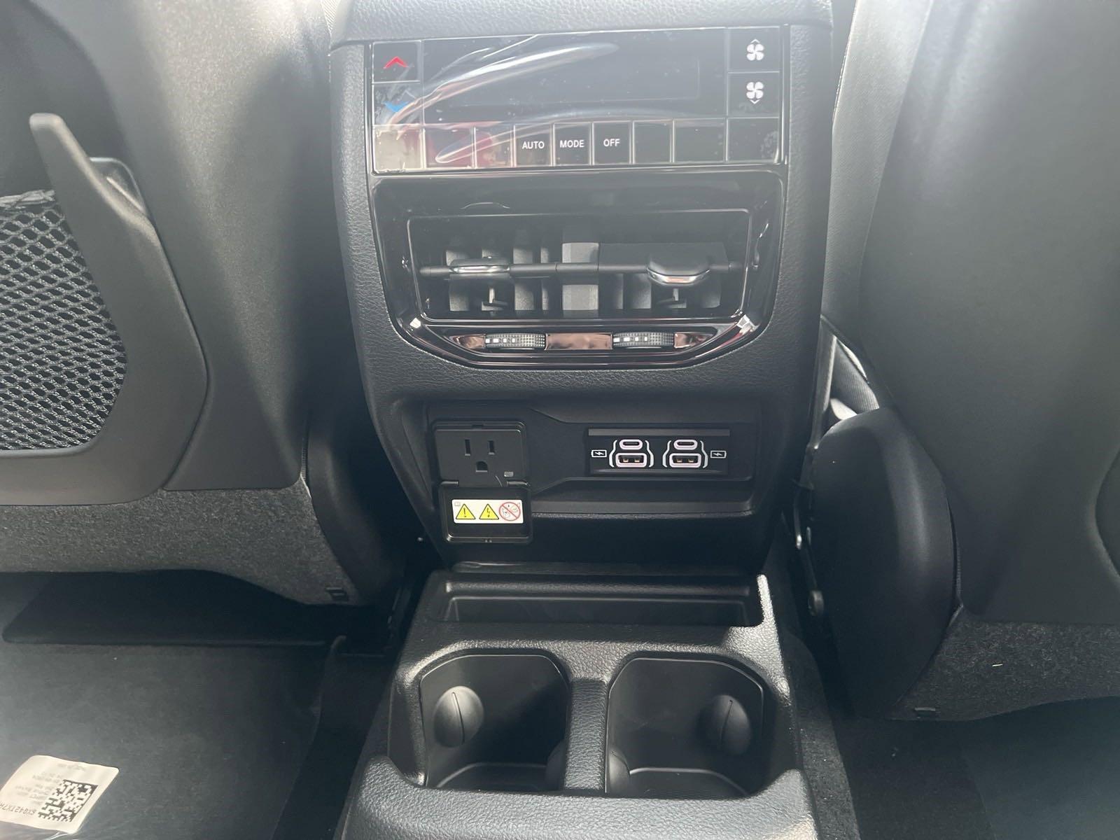 2025 Jeep Grand Cherokee L Vehicle Photo in Mechanicsburg, PA 17050-1707