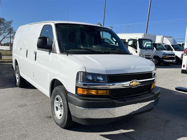 2025 Chevrolet Express Cargo 2500 Vehicle Photo in ALCOA, TN 37701-3235