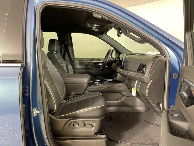 2025 Chevrolet Suburban Vehicle Photo in PHOENIX, AZ 85014-3381