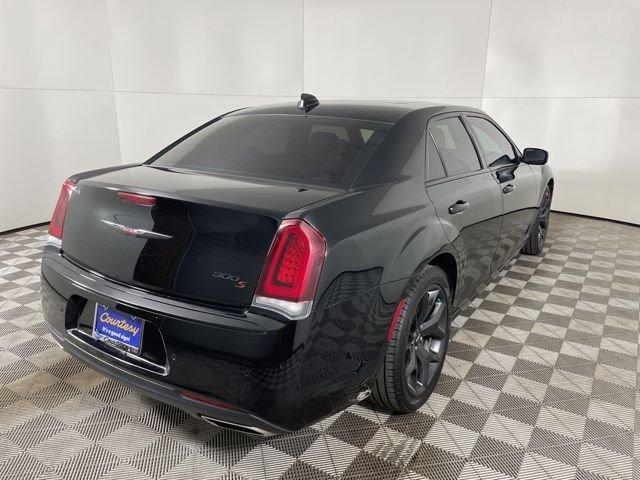 2022 Chrysler 300 Vehicle Photo in PHOENIX, AZ 85014-3381