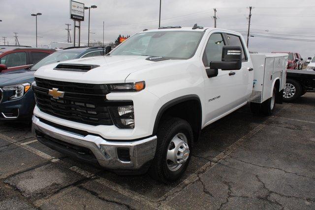 2024 Chevrolet Silverado 3500 HD Chassis Cab Vehicle Photo in SAINT CLAIRSVILLE, OH 43950-8512