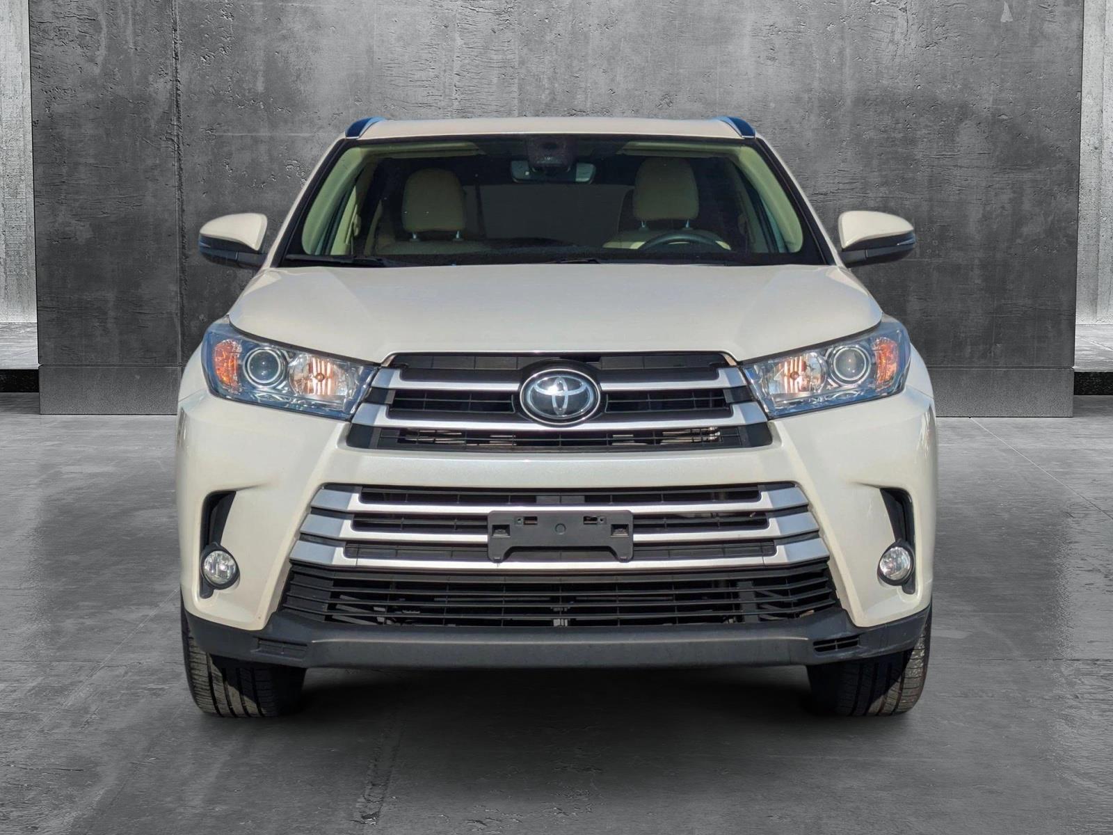 2019 Toyota Highlander Vehicle Photo in LAUREL, MD 20707-4697