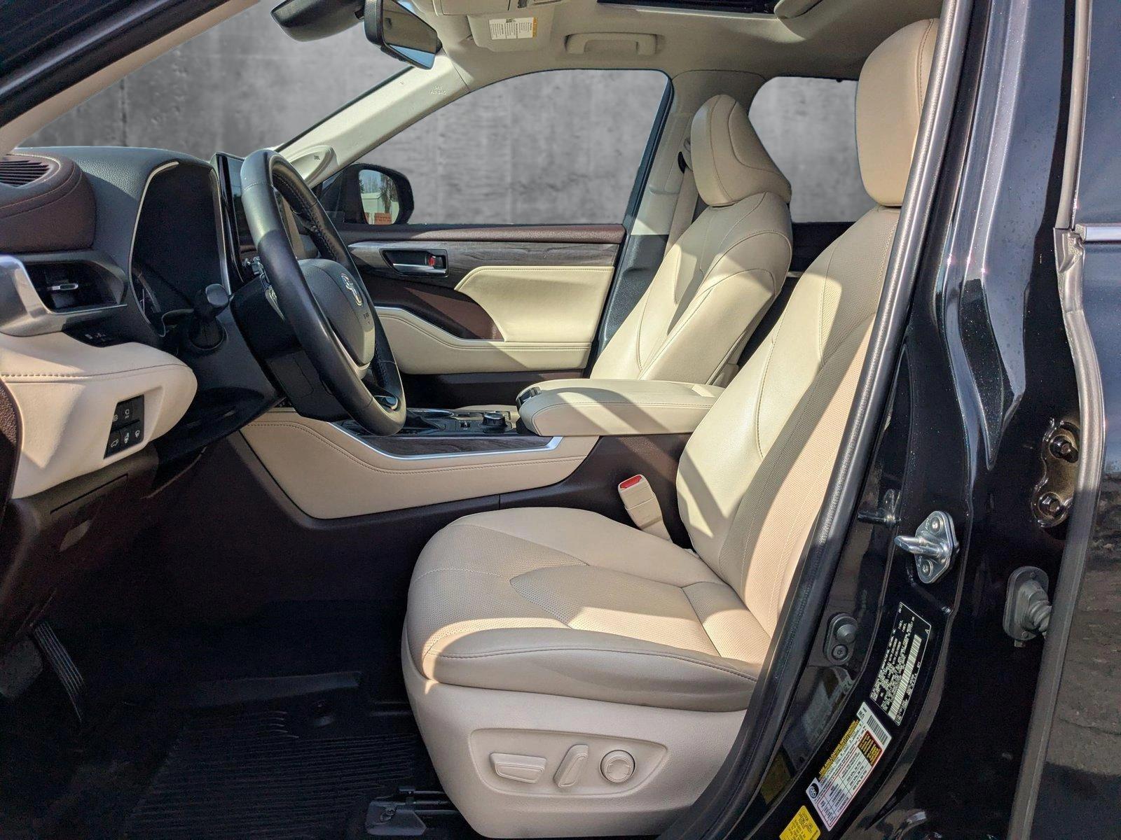 2022 Toyota Highlander Vehicle Photo in Spokane, WA 99201