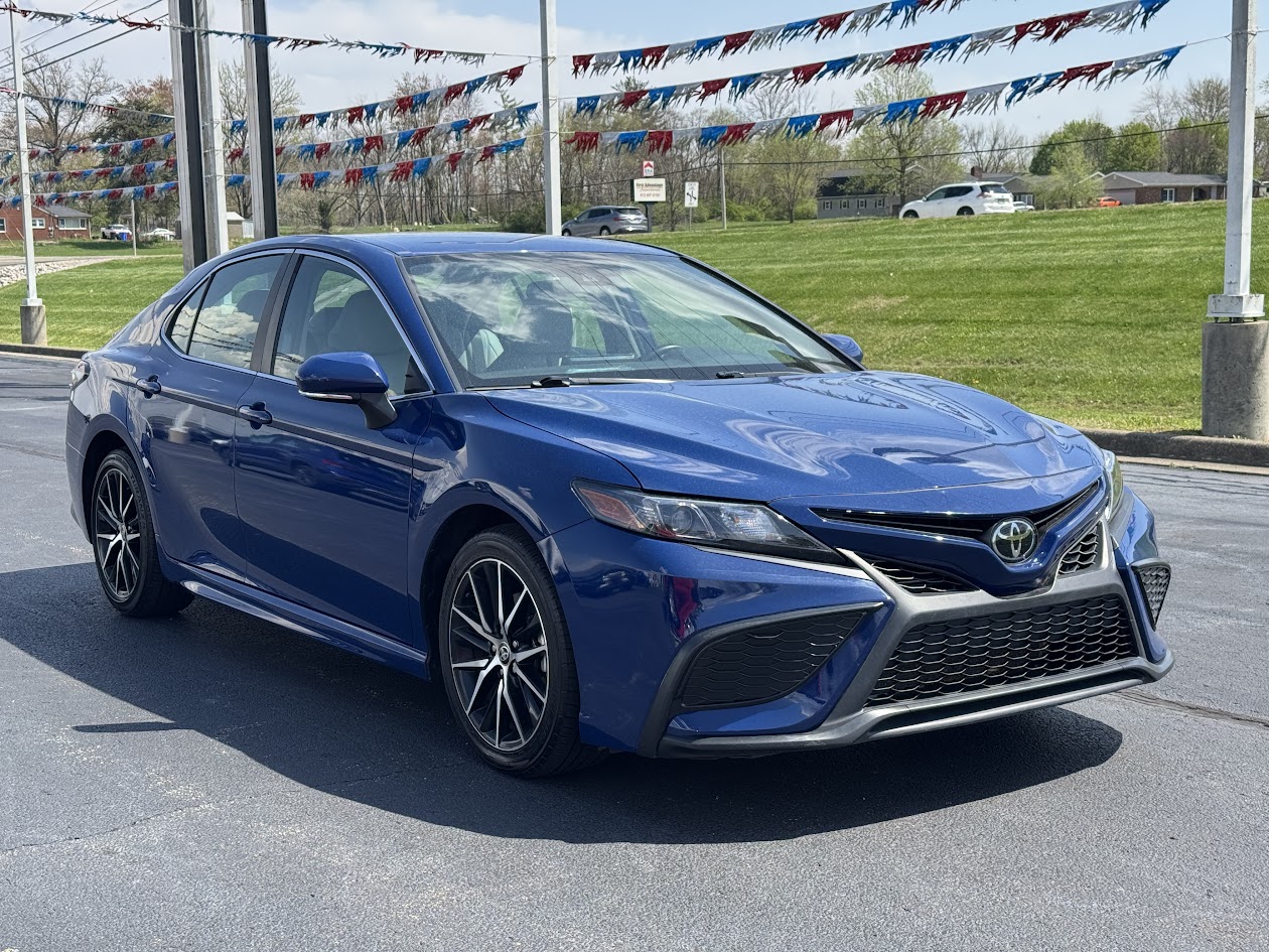 2023 Toyota Camry Vehicle Photo in BOONVILLE, IN 47601-9633
