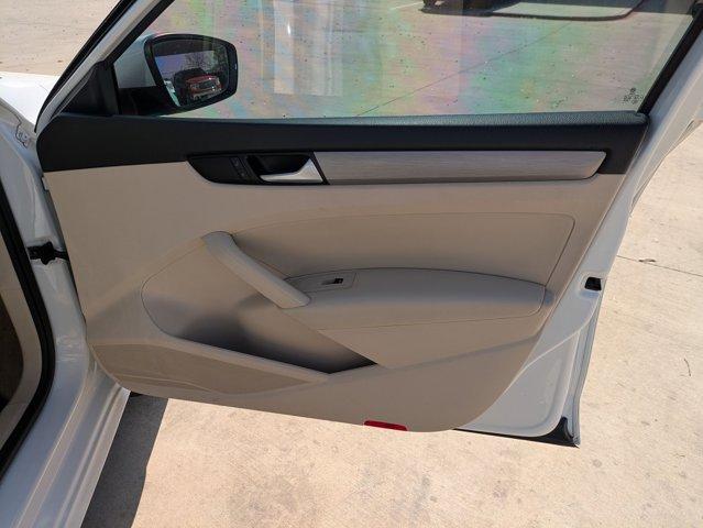 2015 Volkswagen Passat Vehicle Photo in SELMA, TX 78154-1460
