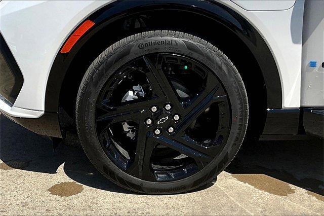 2025 Chevrolet Equinox EV Vehicle Photo in TOPEKA, KS 66609-0000