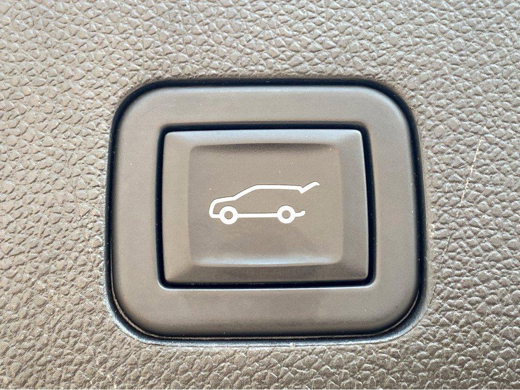2024 Chevrolet Suburban Vehicle Photo in SAVANNAH, GA 31406-4513