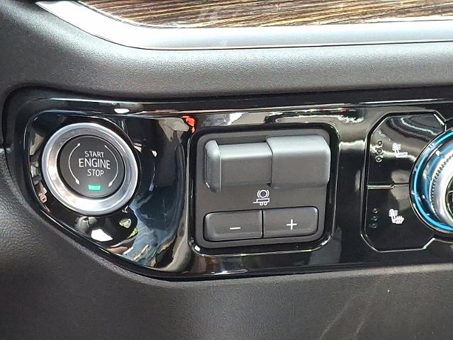 2025 GMC Sierra 1500 Vehicle Photo in TREVOSE, PA 19053-4984
