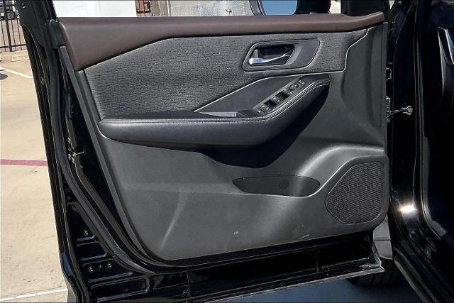 2022 Nissan Rogue Vehicle Photo in Grapevine, TX 76051