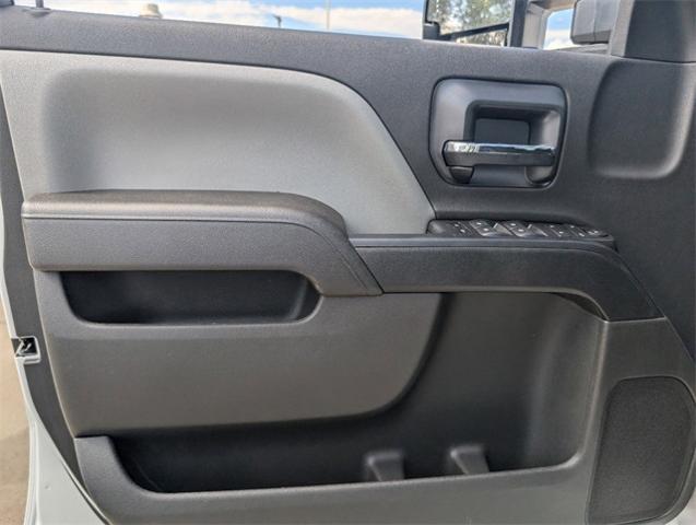 2024 Chevrolet Silverado Chassis Cab Vehicle Photo in ENGLEWOOD, CO 80113-6708