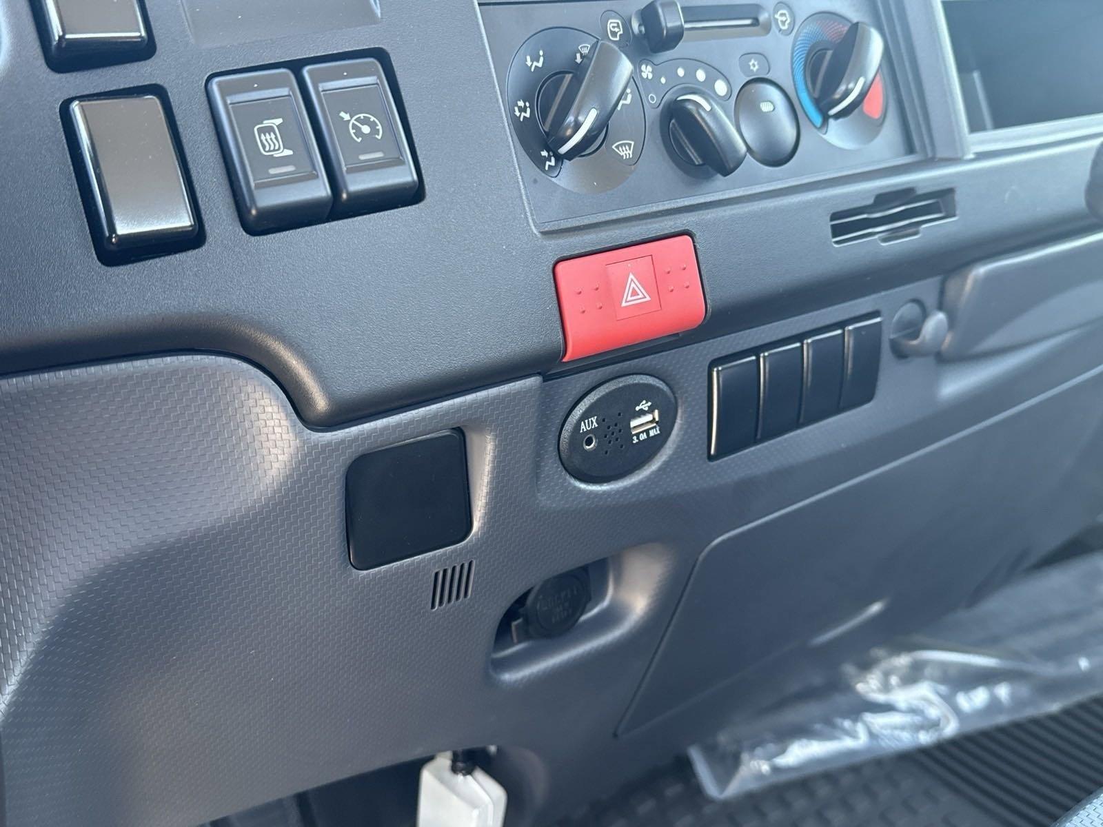 2025 Chevrolet Low Cab Forward 5500 XG Vehicle Photo in GEORGETOWN, TX 78626-7508