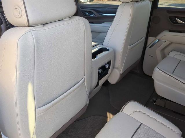 2023 GMC Yukon XL Vehicle Photo in BARTLETT, TN 38133-4101