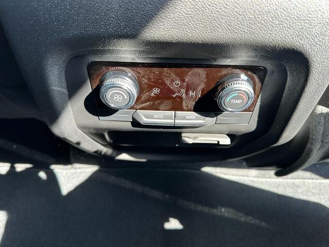 2025 GMC Acadia Vehicle Photo in COLUMBIA, MO 65203-3903