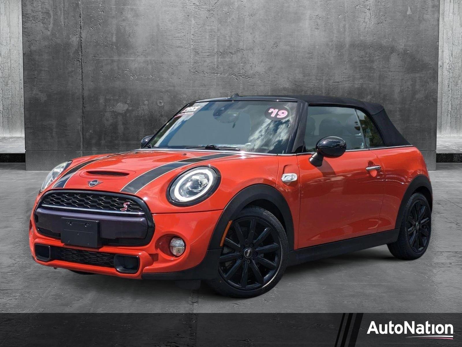 2019 MINI Convertible Vehicle Photo in GREENACRES, FL 33463-3207