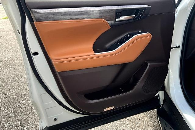 2022 Toyota Highlander Vehicle Photo in Tulsa, OK 74145