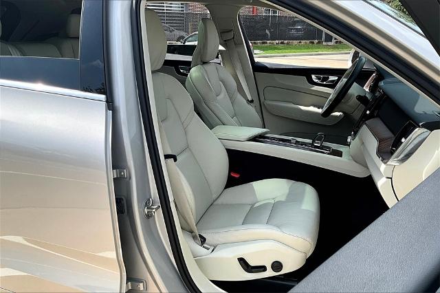 2022 Volvo XC60 Vehicle Photo in Houston, TX 77007