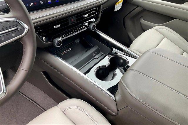 2025 Chevrolet Suburban Vehicle Photo in INDEPENDENCE, MO 64055-1314