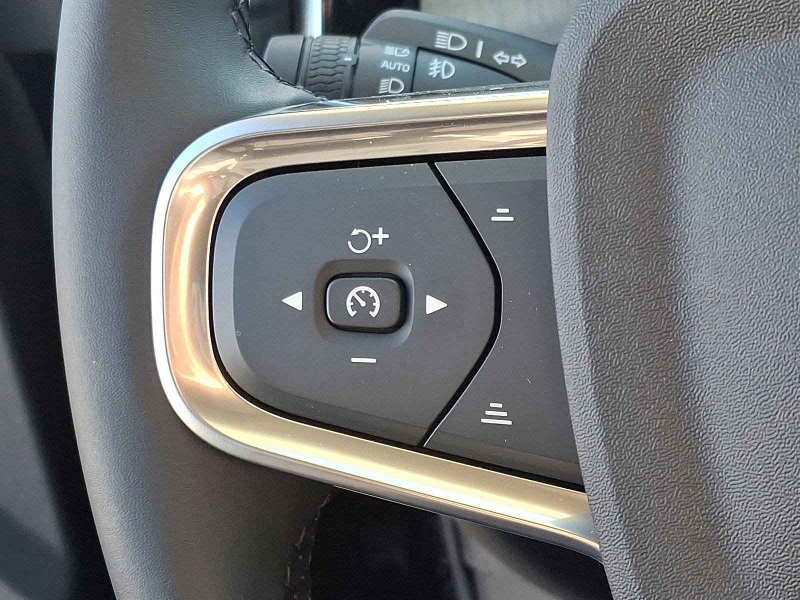 2025 Volvo XC40 Vehicle Photo in Trevose, PA 19053