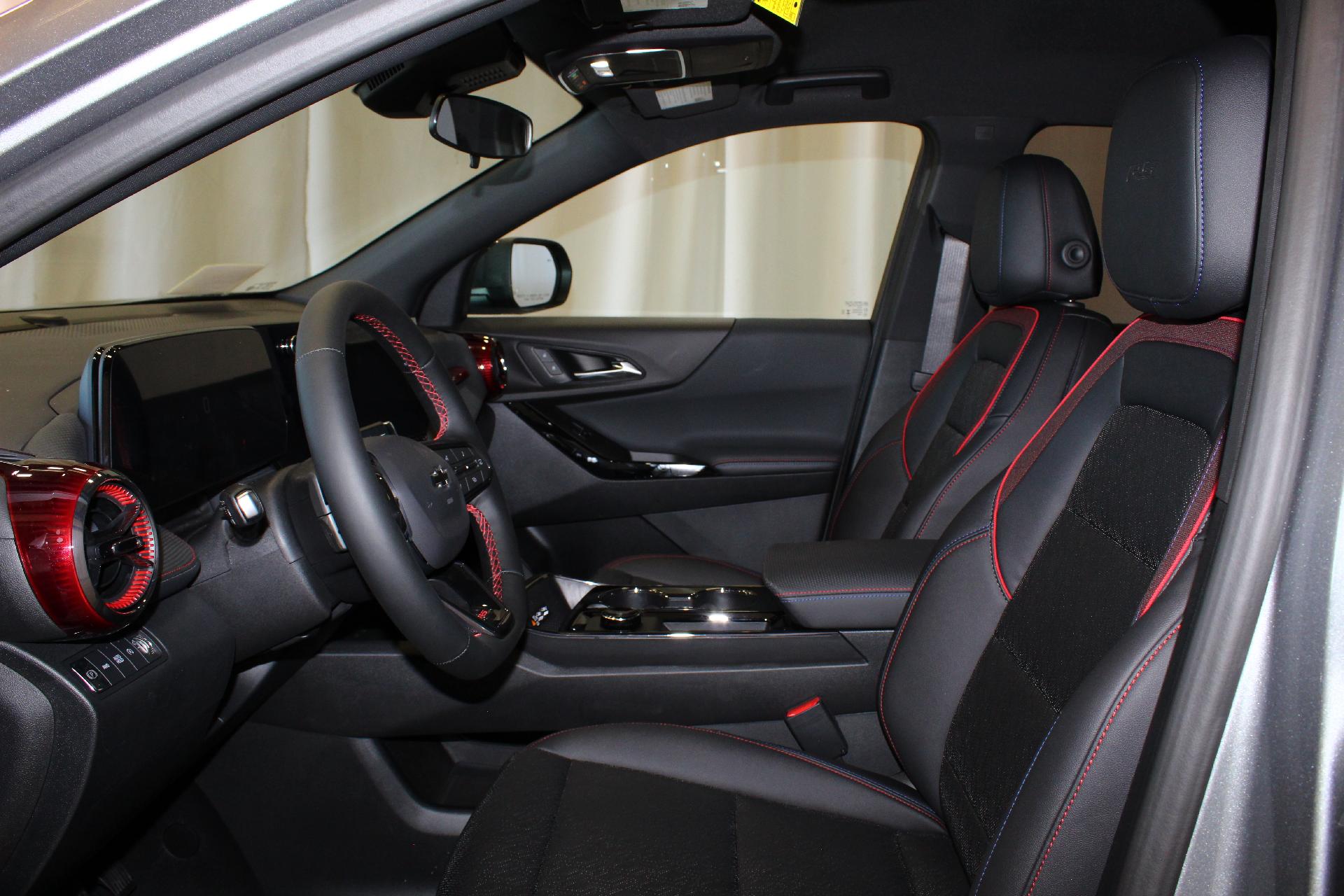 2025 Chevrolet Equinox Vehicle Photo in NORTHAMPTON, MA 01060-1120