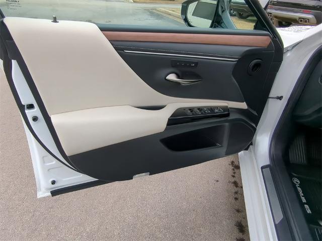 2024 Lexus ES 300h Vehicle Photo in ALBERTVILLE, AL 35950-0246