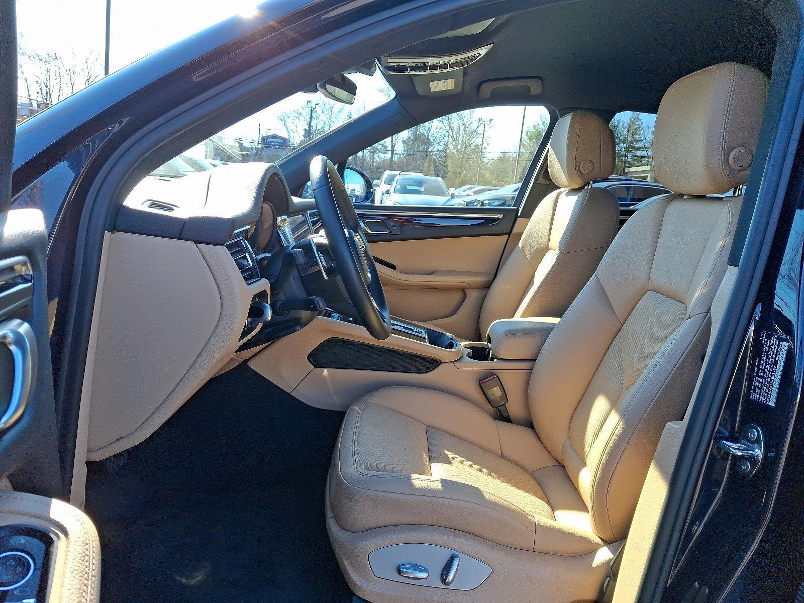 2022 Porsche Macan Vehicle Photo in Willow Grove, PA 19090
