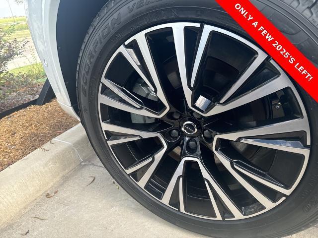 2025 Volvo XC90 Plug-In Hybrid Vehicle Photo in Grapevine, TX 76051