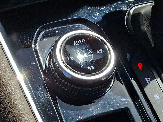 2023 GMC Canyon Vehicle Photo in DANBURY, CT 06810-5034