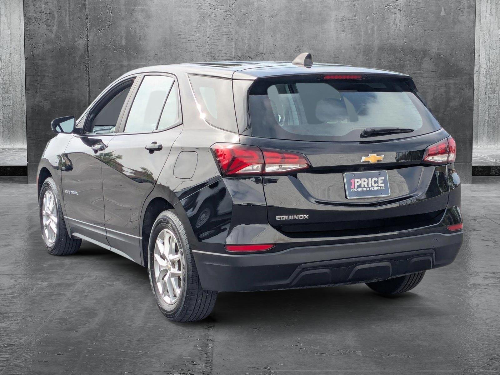 2022 Chevrolet Equinox Vehicle Photo in VALENCIA, CA 91355-1705