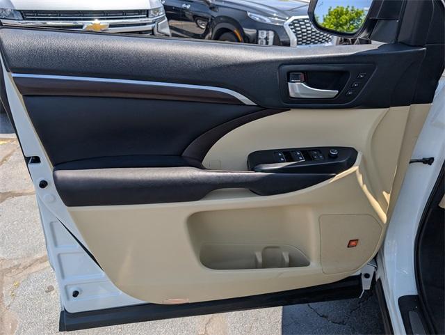 2016 Toyota Highlander Hybrid Vehicle Photo in AURORA, CO 80012-4011
