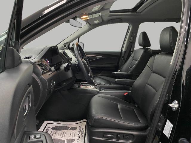 2022 Honda Pilot Vehicle Photo in Appleton, WI 54913