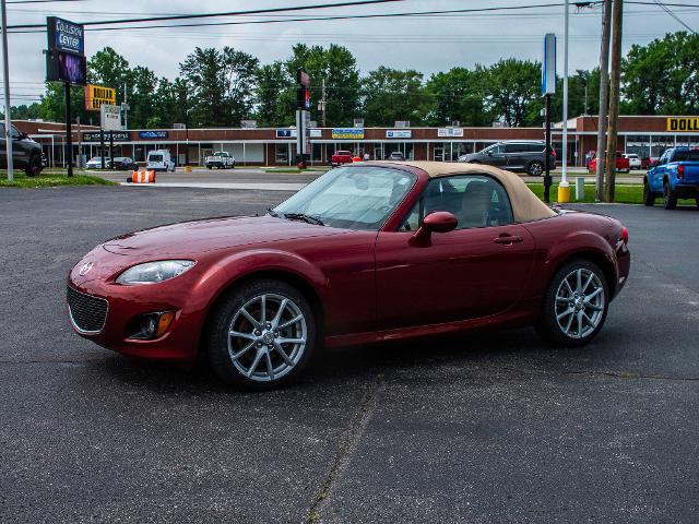2010 Mazda MX-5 Miata Vehicle Photo in MADISON, IN 47250-1611