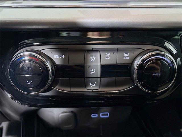 2025 Chevrolet Trax Vehicle Photo in PUYALLUP, WA 98371-4149
