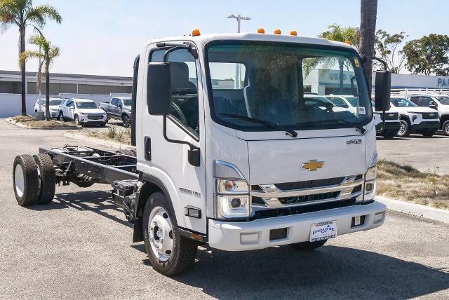 2025 Chevrolet 4500 HG LCF Gas Vehicle Photo in VENTURA, CA 93003-8585