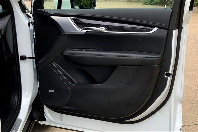 2023 Cadillac XT6 Vehicle Photo in KANSAS CITY, MO 64114-4502