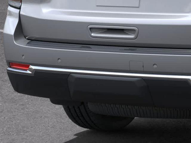 2025 Chevrolet Suburban Vehicle Photo in MOON TOWNSHIP, PA 15108-2571