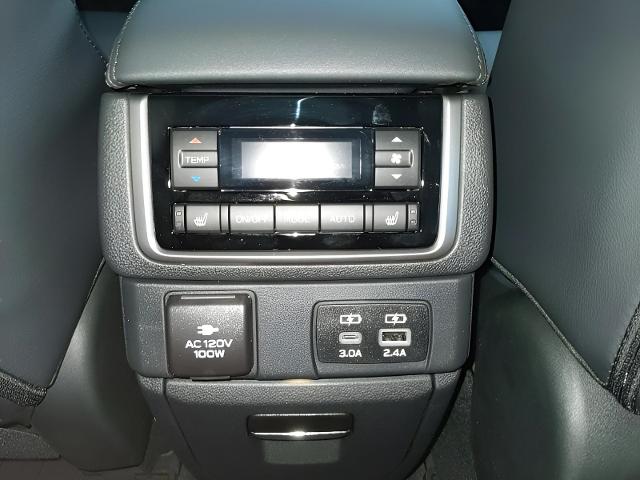 2025 Subaru Ascent Vehicle Photo in Green Bay, WI 54304