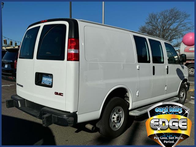2022 GMC Savana Cargo Van Vehicle Photo in Roslyn, NY 11576