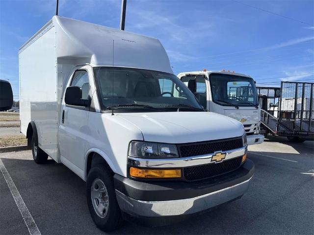 2025 Chevrolet Express Cutaway 3500 Vehicle Photo in ALCOA, TN 37701-3235