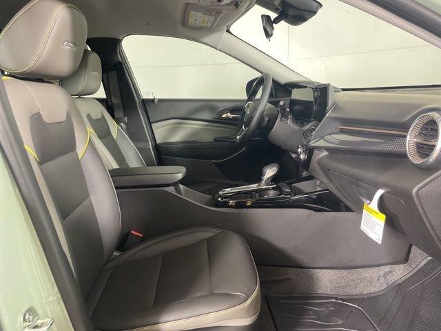 2025 Chevrolet Trax Vehicle Photo in PHOENIX, AZ 85014-3381