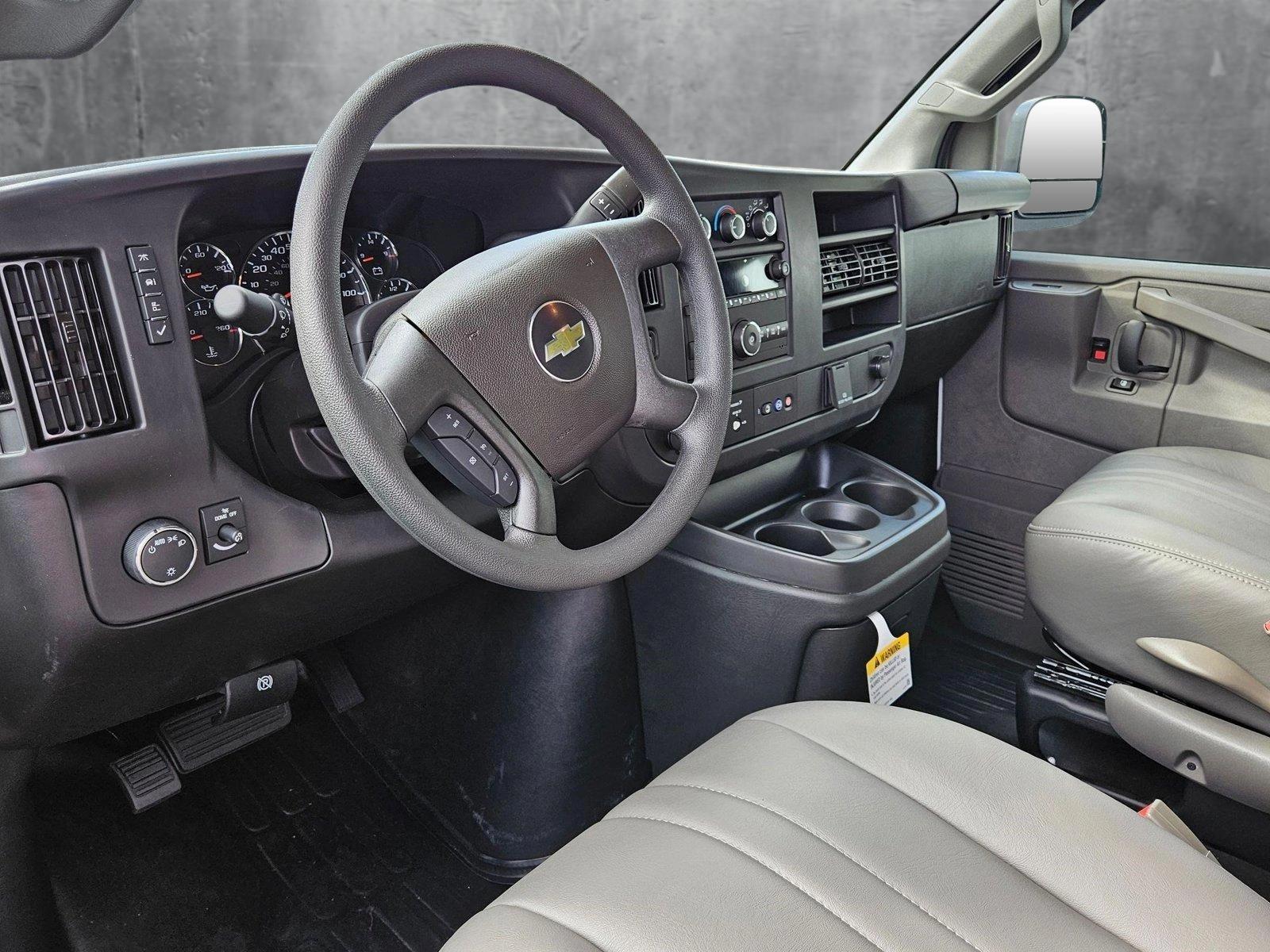 2025 Chevrolet Express Cargo 2500 Vehicle Photo in GREENACRES, FL 33463-3207