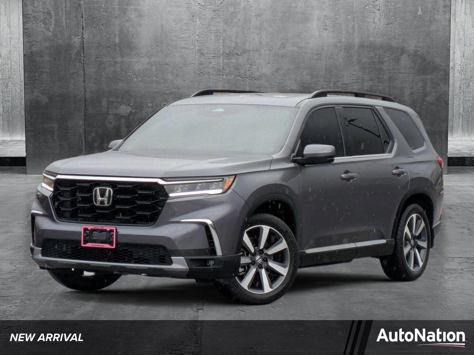 2025 Honda Pilot Vehicle Photo in Valencia, CA 91355-1794